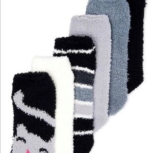 6 pairs women's Cozy no show socks 4-10